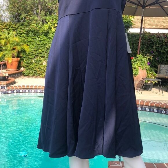 Gal Meets Glam Noelle Twist Neck Satin Dress - Picture 4 of 11